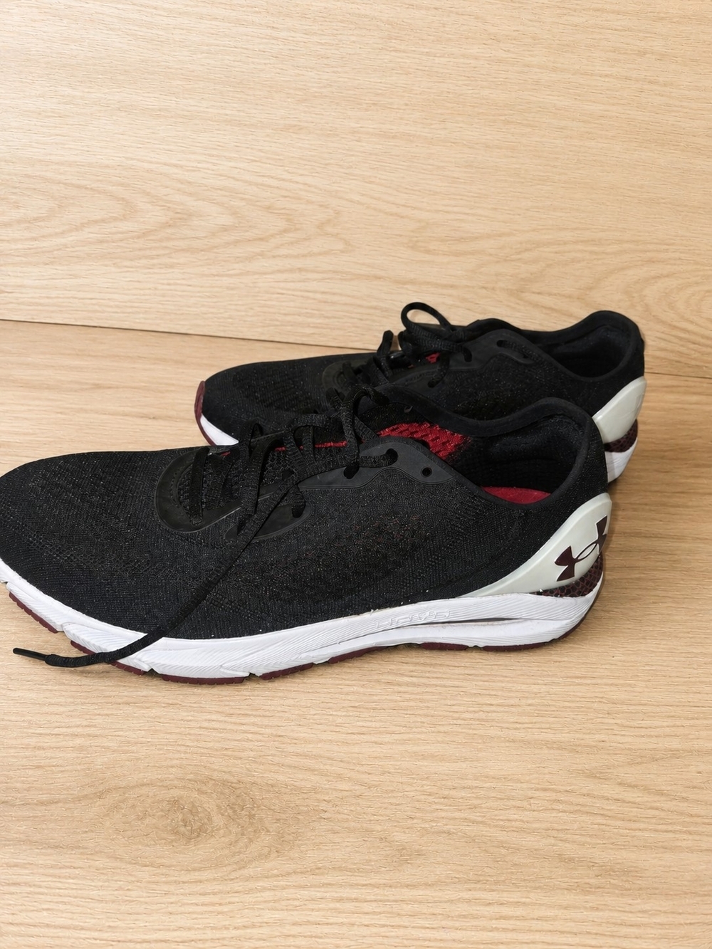 Under Armour Charged Assert Gamecocks Running Shoes Men’s 11 Black Red Athletic